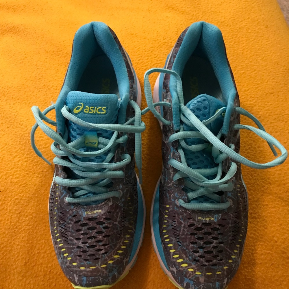 ASICS Women’s tennis shoes